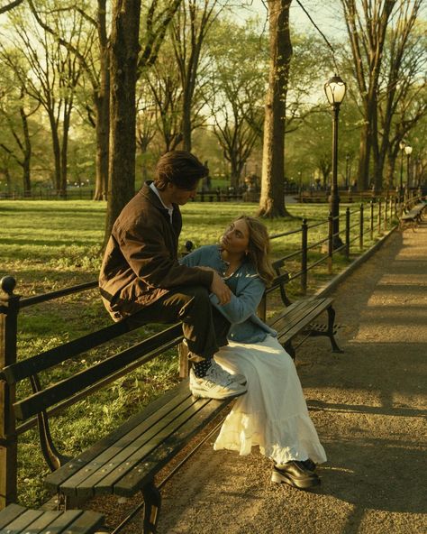 golden hour in central park #couplesphotographer #couplesphotoshoot #cinematicphotography #storytellingphotography #centralparkphotography #nycphotography #romcom Storybook Photoshoot, Playground Photo Shoot, Central Park Fall, New York Photoshoot, New York City Pictures, Collage Des Photos, Wedding Portrait Poses, Storytelling Photography, Winter Photos