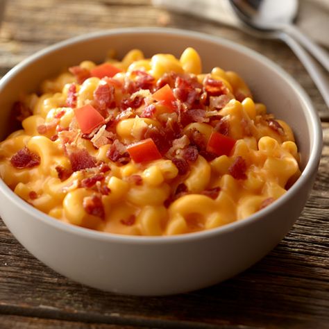 Triple Macaroni & Cheese Chili Mac And Cheese Recipe, Veggie Lentil Soup, Hormel Chili, Chili Mac Recipe, Easy Mac N Cheese, Fresh Tomato Pasta, Cabbage Casserole Recipes, Chili Mac And Cheese, Broccoli Recipes Casserole