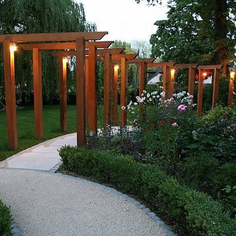 Modern Arches, Design A Garden, Pergola Diy, Contemporary Garden Design, Pergola Lighting, Pergola Design, Elegant Garden, Backyard Pergola, Modern Garden Design