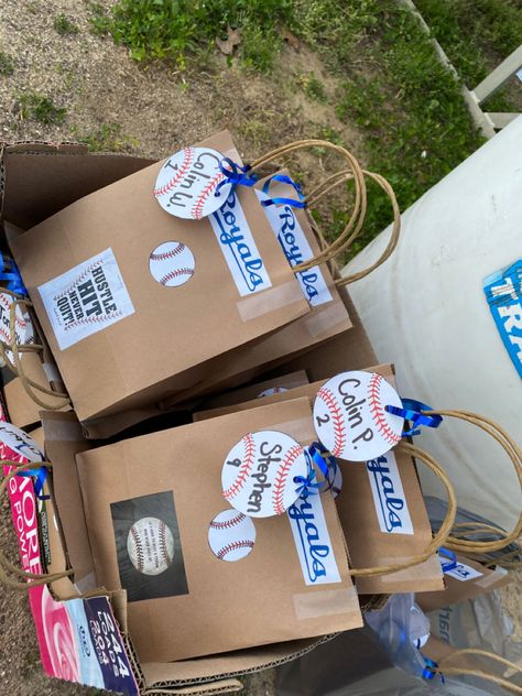 Snack For Baseball Team, End Of Season Baseball Goodie Bags, Baseball Goodie Bags For Players Ideas, Baseball Team Goodie Bag Ideas, Tball Goodies Bags, Tee Ball Gifts For Players, Baseball Ideas For Team, Baseball Tournament Goodie Bags, Baseball Goodie Bag Ideas