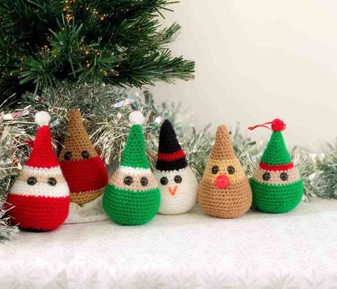 My Brother’s Beanie Hat - Photo Tutorial - Dora Does Crochet Kindness, Stuffed Crochet, Elf Decorations, Crochet Friends, Crochet Xmas, Crochet Christmas Decorations, Friends Christmas, Handmade Christmas Tree, Crochet Ornaments