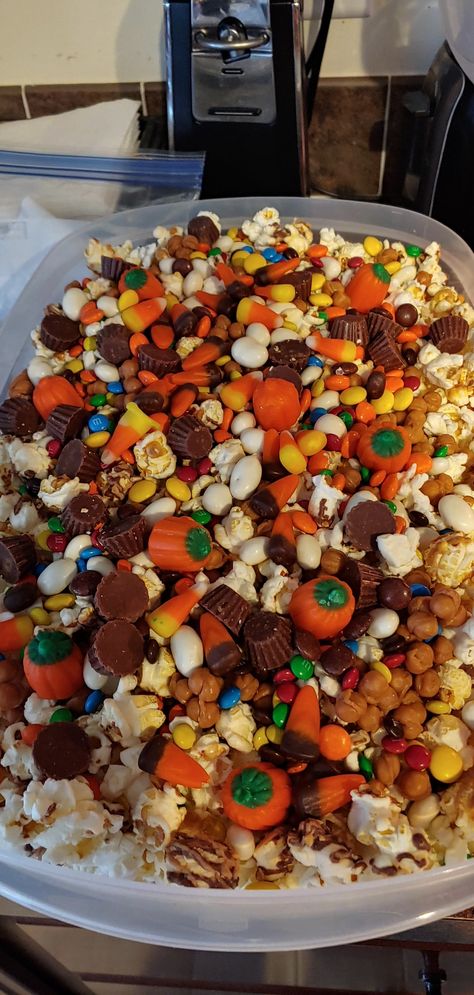 Candy Corn Popcorn, Snickers Popcorn, Halloween Popcorn Mix, Soft Caramel Popcorn, Candy Corn Mix, Halloween Popcorn Balls, Caramel Popcorn Balls, Kettle Corn Popcorn, Thanksgiving Candy