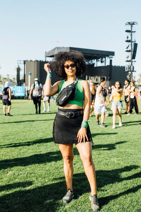 All The Coachella Street Style Looks That Got It Right Ultra Miami Outfits, Rave Party Outfit, Coachella Outfits, Festival Outfit Inspiration, Olive Green Romper, Outfit Curvy, Street Style 2018, Festival Chic, Miami Outfits