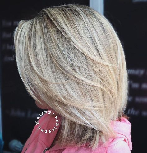 Mid-Length Feathered Blonde Hairstyle Medium Hairstyles For Women, Shoulder Length Layered Hair, Medium Blonde Hair, Shoulder Length Bob, Medium Hairstyles, Shoulder Length Hair Cuts, Brown Blonde Hair, Mid Length Hair, Medium Hair Cuts