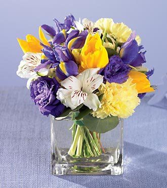 Click to Close Spring Flowers Images, Yellow Flower Arrangements, Yellow Centerpieces, Peonies Centerpiece, Spring Wedding Bouquets, Yellow Bouquets, Spring Arrangements, Spring Yellow, Simple Centerpieces