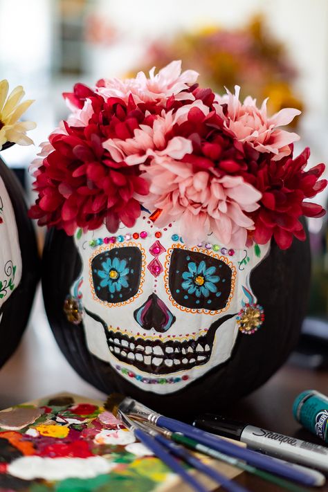 Pumpkin Painting Ideas Dia De Muertos, Pumpkin Painting Ideas Sugar Skull, Sugar Skull Painted Pumpkin, Catrina Pumpkin Painting, Day Of The Dead Pumpkin Painted, Mexican Pumpkin Painting, Sugar Skull Pumpkin Painting, Calavera Pumpkin, Catrina Pumpkin