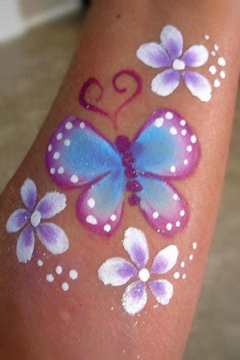 flores y mariposas Flowers Face Painting, Kids Face Painting Easy, Flower Face Paint, Easter Face Paint, Tattoo For Kids, Face Painting Images, Face Painting Flowers, Easy Face Painting Designs, Butterfly Face Paint