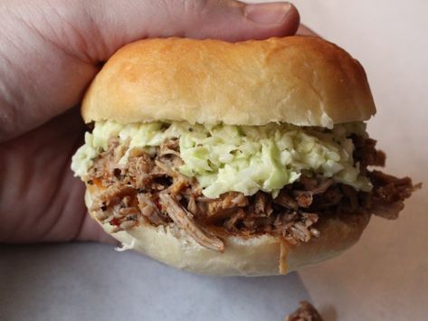 North Carolina Coleslaw Recipe, Carolina Slaw Recipe, Carolina Coleslaw Recipe, Carolina Coleslaw, North Carolina Pulled Pork, Pulled Pork Oven, Pork Sandwich Recipes, Carolina Pulled Pork, Barbeque Pork