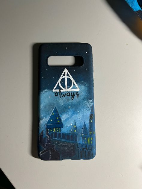 Harry Potter, Hogwarts, case phone. Phone Cases Harry Potter, Hp Painting, Harry Potter Phone Case, Cover Harry Potter, Harry Potter Phone, Christmas Fits, Craft Things, Harry Potter Drawings, School Activity