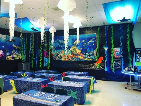 Doris Dean on Instagram: “Just a quick sneek peek into Ocean Week! 🧜🏼‍♀️🦈 I have so much more to share, curriculum and all! Right now though, I just need some…” Ocean Theme Open House, Marine Biology Classroom Decorations, Ocean Transformation Classroom, Classroom Themes Science, Ocean Room Transformation, Ocean Themed Hallway Decorations, Ocean Classroom Transformation, Classroom Ocean Decor, Avatar Classroom Theme