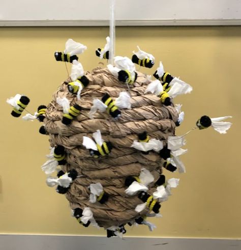 Beehive Craft Ideas For Kids - Kids Art & Craft Craft With Yarn, Beehive Craft, Bee Hives Diy, Beehive Art, Bee Hive Craft, Honey Hive, Art Painting Ideas, Bee Activities, Bee Classroom