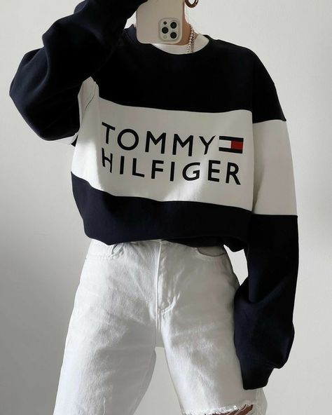 Dors Style, Tommy Hilfiger Outfits, Hilfiger Outfits, Image Swag, Everyday Fashion Outfits, Woman Suit Fashion, Tomboy Style Outfits, Easy Trendy Outfits, Sweatshirt Vintage