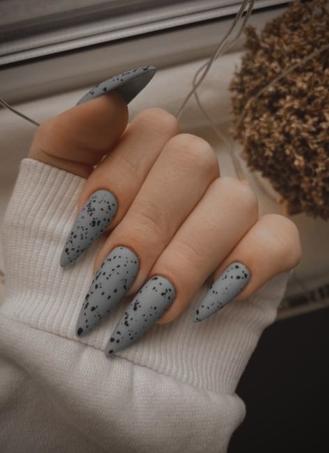 Grey Matte Nails, Matte Nails Design, Gray Nails, Pretty Gel Nails, Oval Nails, Luxury Nails, Pretty Acrylic Nails, Chic Nails, Green Nails