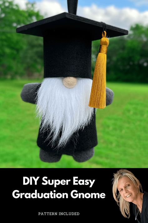 DIY Easy Graduation Gnome Army Gnome Diy, Diy Graduation Gift, Graduation Gnome, Homemade Gnomes Wearing Plasric Shoes, Handmade Gnomes, Diy Graduation Gifts, Diy Scent, Gnome Tutorial, Cute Alpaca