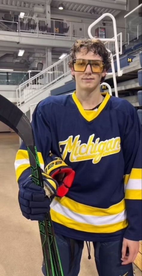 Luke Hughes Hockey, Luke Hughes Michigan, Luke Hughes Aesthetic, Michigan Hockey Wallpaper, Luke Hughes Girlfriend, Luke Hughes Boyfriend Material, Luke Hughes Funny, Luke Hughes Wallpaper, Umich Hockey Team