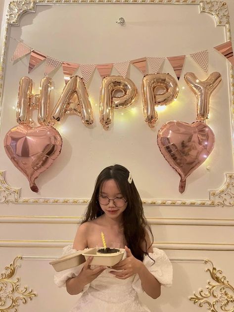 Pastel Theme Party, Birthday Pose, Birthday Dream, 14th Birthday Party Ideas, Birthday 16, Bday Pics, 17th Birthday Ideas, Girly Birthday Party, Birthday Pics