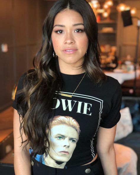 Gina Rodriguez, Mexican Women, Jane The Virgin, The Mentalist, The Cw, Girl Crushes, Beauty Inspiration, Long Hair