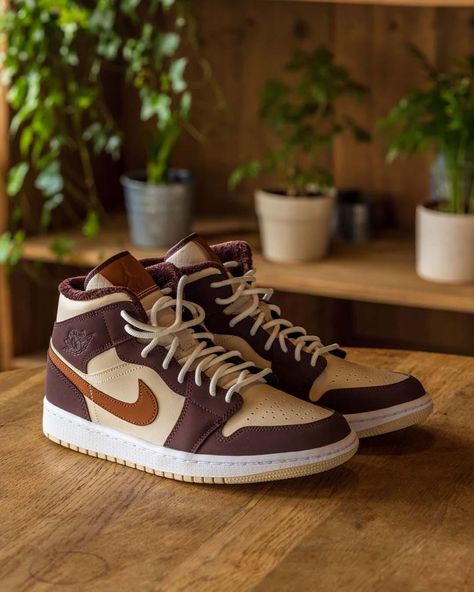 Nike Air Jordan 1 Brown, Brown Jordans Aesthetic, Brown Sneakers For Streetwear, Brown Jordans, Brown Custom Sneakers For Streetwear, Brown High-top Nike Air Force 1 For Streetwear, Trendy Shoes Sneakers, Preppy Shoes, All Nike Shoes