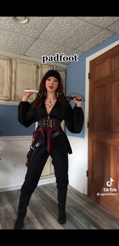 Rennisance Pirate Costume, Ren Faire Outfits Women Pants, Womens Pirate Costume With Pants, Woman’s Pirate Outfit, Homemade Corsets, Pirate Women Costumes, Pirate Outfit Female Pants, Evil Pirate Costume, Pirates Women Costume