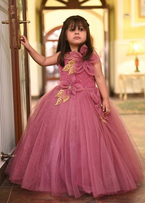 Doll Frock Design, Net Frocks For Kids Party Wear, Kids Net Frock, Net Frock Designs For Kids, Net Frocks For Kids, Fancy Frocks For Kids, Mom And Daughter Dresses Indian, Kids Frock Design, Kids Frocks Design Party Wear