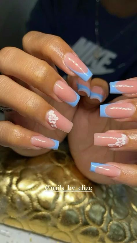 Blue And White Wedding Nails For Bride, Light Blue Nails With Design Square, Light Blue French Tip Nails Coffin, Light Blue Nail Designs Short, Blue French Tip With Flowers, Baby Blue Nails With Flowers, Sky Blue Nails Acrylic, Light Blue Flower Nails, Blue French Tip Nails With Design