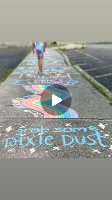 Sidewalk Chalk Activity Course, Fun Sidewalk Chalk Games, Sidewalk Chalk Art Ideas Hopscotch, Chalk Art Videos, Chalk Obstacle Course Sidewalk, Chalk Games Outside, Sidewalk Chalk Obstacle Course Ideas, Sidewalk Chalk Obstacle Course For Kids, Hopscotch Ideas Sidewalk Chalk