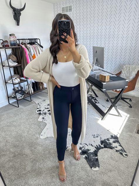 Womens Real Estate Agent Outfits, Realestate Outfits For Women, Real Estate Clothes Work Outfits, Real Estate Outfits Women, Causal Professional Outfits Women, Real Estate Dress Work Outfits, Podcast Outfit Women, Office Assistant Outfits Women, Car Dealership Outfits Women