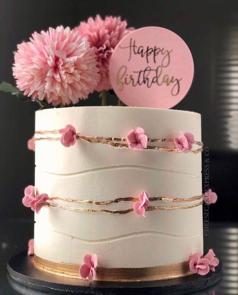 Pink And White Cake, Buttercream Birthday Cake, Unique Birthday Cakes, Elegant Birthday Cakes, Simple Cake Designs, Mini Cakes Birthday, Creative Cake Decorating, Birthday Cakes For Women, Beautiful Birthday Cakes