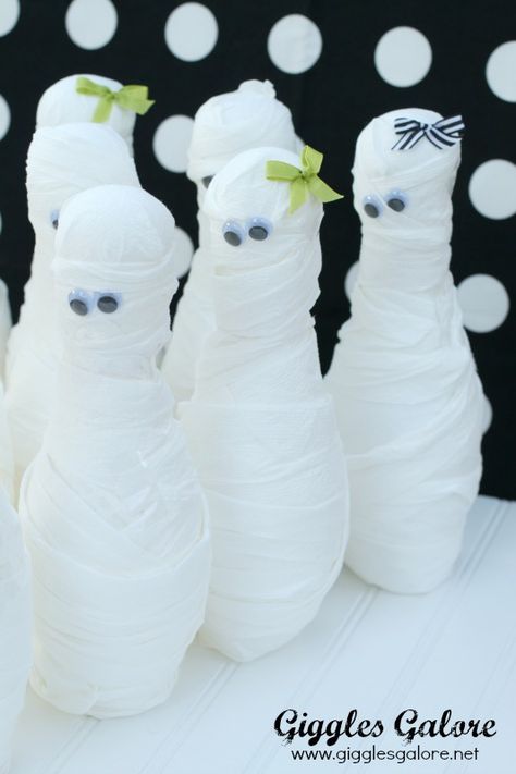 Mummy bowling pin with bows Diy Halloween Party Games, Halloween Games For Kids Party, Adults Party Games, Kids Halloween Games, Games For Kids Party, Halloween Party Games For Kids, Diy Halloween Party, Fun Halloween Party Games, Party Games For Kids