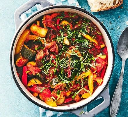 Slow cooker ratatouille Slow Cooker Recipes Uk, Slow Cooker Ratatouille, Vegetarian Slow Cooker, Healthy Slow Cooker Recipes, Vegetarian Slow Cooker Recipes, Vegan Slow Cooker, Slow Cooker Ribs, Slow Cooker Stew, Slow Cooker Vegetarian