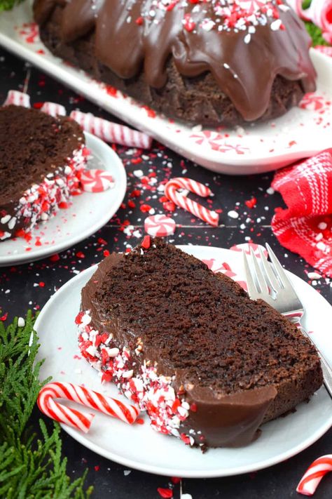 When you combine cocoa, coffee, and peppermint, they form the perfect flavour combination; and these flavours are bold and delicious in this Mocha Peppermint Loaf.  Because this loaf is made with buttermilk, it remains very moist.  Drizzled with a peppermint ganache and topped with crushed peppermint candy, this loaf is certainly decadent! This recipe makes two loaves - one for you and one to share! Peppermint Mocha Sourdough, Peppermint Mocha Brownies, Chocolate Peppermint Bread, November Deserts, Christmas Loaf Bread, Holiday Loaf Cakes, Christmas Bread Loaf, Christmas Loafs, Christmas Loaves