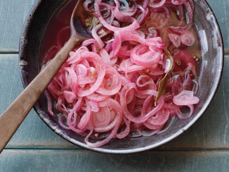 Y’all have asked for this recipe many times, and I finally convinced Ryan to do a how-to ... Picked Red Onions, Pickled Red Onions Recipe, Pickle Onions Recipe, Bobby Flay Recipes, Red Onion Recipes, Pickled Onion, Bobby Flay, Pickled Veggies, Food Network Magazine