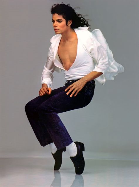 Michael Jackson by annie leibovitz  Very different kind of guy but he had talent Jitterbug, Loretta Lynn, Joseph Jackson, Alan Jackson, King Of Pop, Annie Leibovitz, Marina And The Diamonds, Shania Twain, The Jacksons