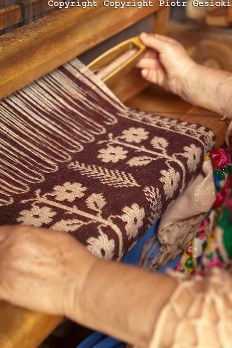 Weaving Textiles Fabrics, Traditional Weaving Pattern, Fabric Workshop, Poland Photography, Weaving Fabric, Crochet Knit Blanket, Weaving Loom Diy, Inkle Weaving, Weaving Loom Projects