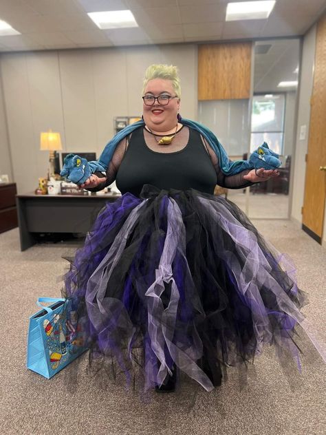 Ursula costume Easy Ursula Costume, Ursula Costume Diy, Ursula Cosplay, Ursula Makeup, Ursula Costume, Mom Costumes, Mermaid Costumes, Plus Size Costume, Plus Size Cosplay