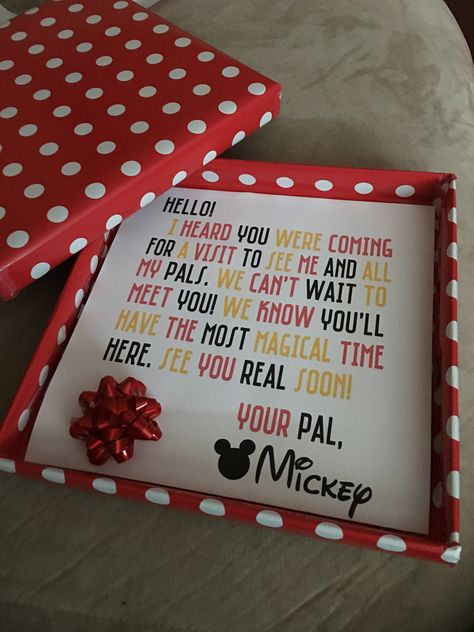 Disney Trip Gift Bag Ideas, Disney For Christmas Gift, Disney Surprise Trip Ideas Christmas Gifts, Christmas Gifts For Disney Trip, Disney Reveal Box Ideas, Disney Birthday Gifts, Disneyland Christmas Gift Surprise, Disney Trip For Christmas Present, Disney Christmas Gift Ideas