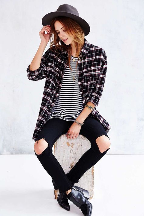 boston bohemian Winter Hipster, Cute Tomboy Outfits, Tom Girl, Estilo Hipster, Look Grunge, Vintage Outfit, Black Ripped Jeans, Hipster Outfits, Bohol