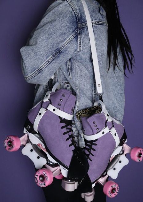 Punk Roller Skates, Roller Skating Accessories, 90s Roller Skating Outfit, Roller Skating Art, Cute Roller Skates, Roller Skates Aesthetic, Custom Roller Skates, Roller Skating Aesthetic, Roller Skate Leash