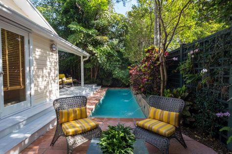 Narrow Patio Ideas, Narrow Patio, Lap Pool Designs, Country Backyards, Lap Pools, Kleiner Pool Design, Pools For Small Yards, Backyard Ideas For Small Yards, Patio Layout