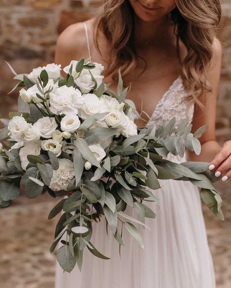 Cityscape Wedding, Bohemian Wedding Bouquet, Bouquets Ideas, Small Wedding Bouquets, Prom Bouquet, Greenery Wedding Bouquet, Fall Wedding Ideas, Bridal Bouquet Flowers, White Wedding Bouquets