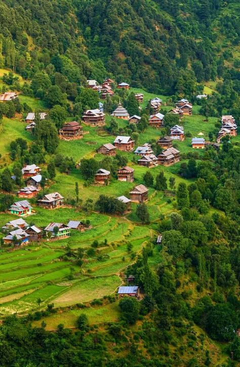 Keran, Neelum Valley, Azad Kashmir. (Photo by Shakil Ahmad) Neelam Valley, Pakistan Pictures, Neelum Valley, Kashmir Pakistan, Azad Kashmir, Pakistan Travel, House In Nature, Scenic Beauty, Beautiful Photos Of Nature