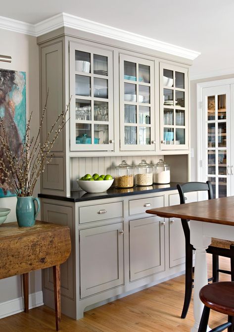 Traditional Kitchen Cabinets, Painted Kitchen Cabinets Colors, Small Kitchen Layouts, Traditional Kitchen Design, Traditional Cabinets, Popular Kitchens, Small Space Kitchen, Grey Kitchen Cabinets, Kitchen Cabinet Colors