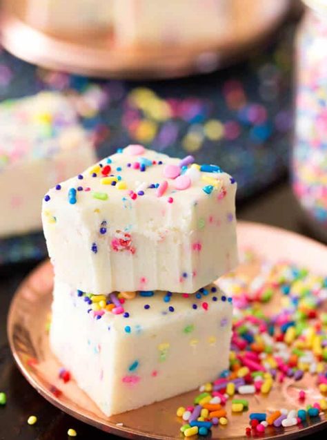 Cake Mix Fudge, Birthday Cake Fudge, Cake Batter Fudge, Cake Batter Recipes, Birthday Cake Alternatives, Best Fudge Recipe, Cake Alternatives, Apricot Cake, Whiskey Cake