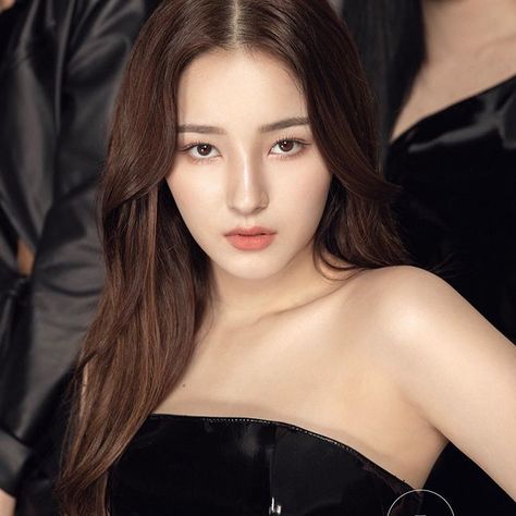 🖤  #Regram via @B65D-OaF1PN Nancy Jewel, Metro Style, Nancy Jewel Mcdonie, Nancy Momoland, Girl Face, Korean Girl, Asian Beauty, Kpop Girls, Daisy