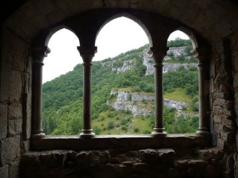 "Come away, oh, human child" Medieval Aesthetic, Fantasy Aesthetic, Fantasy Warrior, Medieval Fantasy, Pretty Places, Wizarding World, Dark Fantasy, Kale, Hogwarts