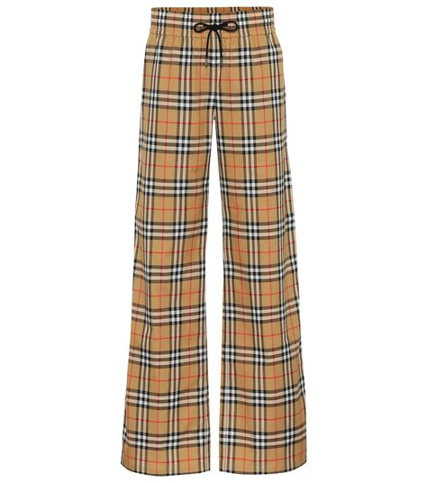 Checked Cotton Pants | Burberry - mytheresa.com Burberry Pants, Striped Sweatshirt, Drawstring Waist Pants, Hijab Chic, Striped Sweatshirts, Mode Fashion, Cotton Pants, Waist Pants, How To Style