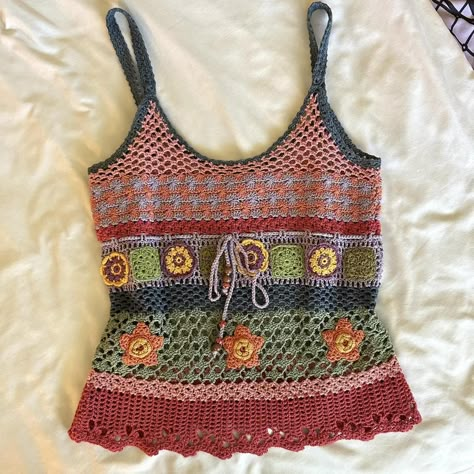 Vintage Crotchet Knit Top 🌈💛🏜️ !! FREE SHIPPING **... - Depop Crochet Top Outfit Pattern, Vintage Crochet Fashion, 90s Crochet Top, Vintage Crochet Top, Crochet Tops For Summer, Crochet Inspo Clothes, Crochet Projects Clothing, Free Vintage Crochet Patterns, Cool Crochet Clothes