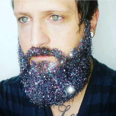 Hope everyone had a sparkly start holiday season. Glitter Beard, Barber Fashion, Glitter Beards, Glitter Bar, Festival Glitter, Beard Kit, Glitter Face, Drag Makeup, Beard Love