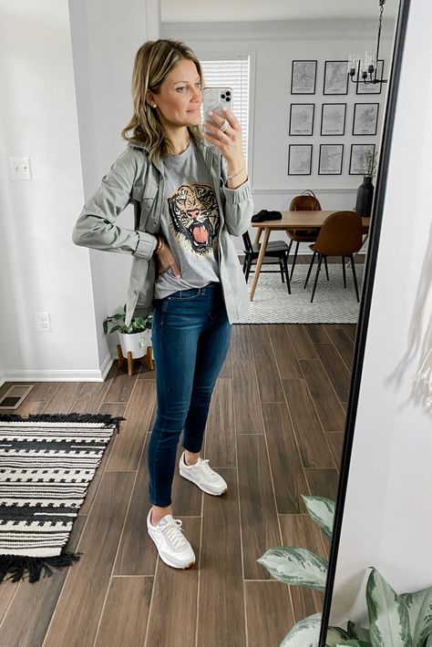 Nike Dbreak Women Outfit, Retro Sneakers Outfit Women, Retro Sneakers Outfit, Nike Dbreak, Nike Sneakers Outfit, Sneaker Outfits Women, Retro Sneakers, Sneakers Outfit, Work Outfits Women