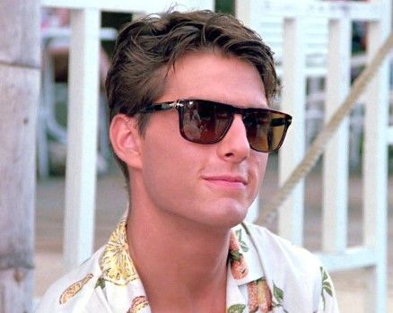 Tom Cruise Young Tom Cruise Sunglasses, Cocktail 1988, Tom Cruise Hot, Roberto Baggio, Tom Cruise Movies, Andre Agassi, Cruise Wedding, Wearing Sunglasses, Retro Game